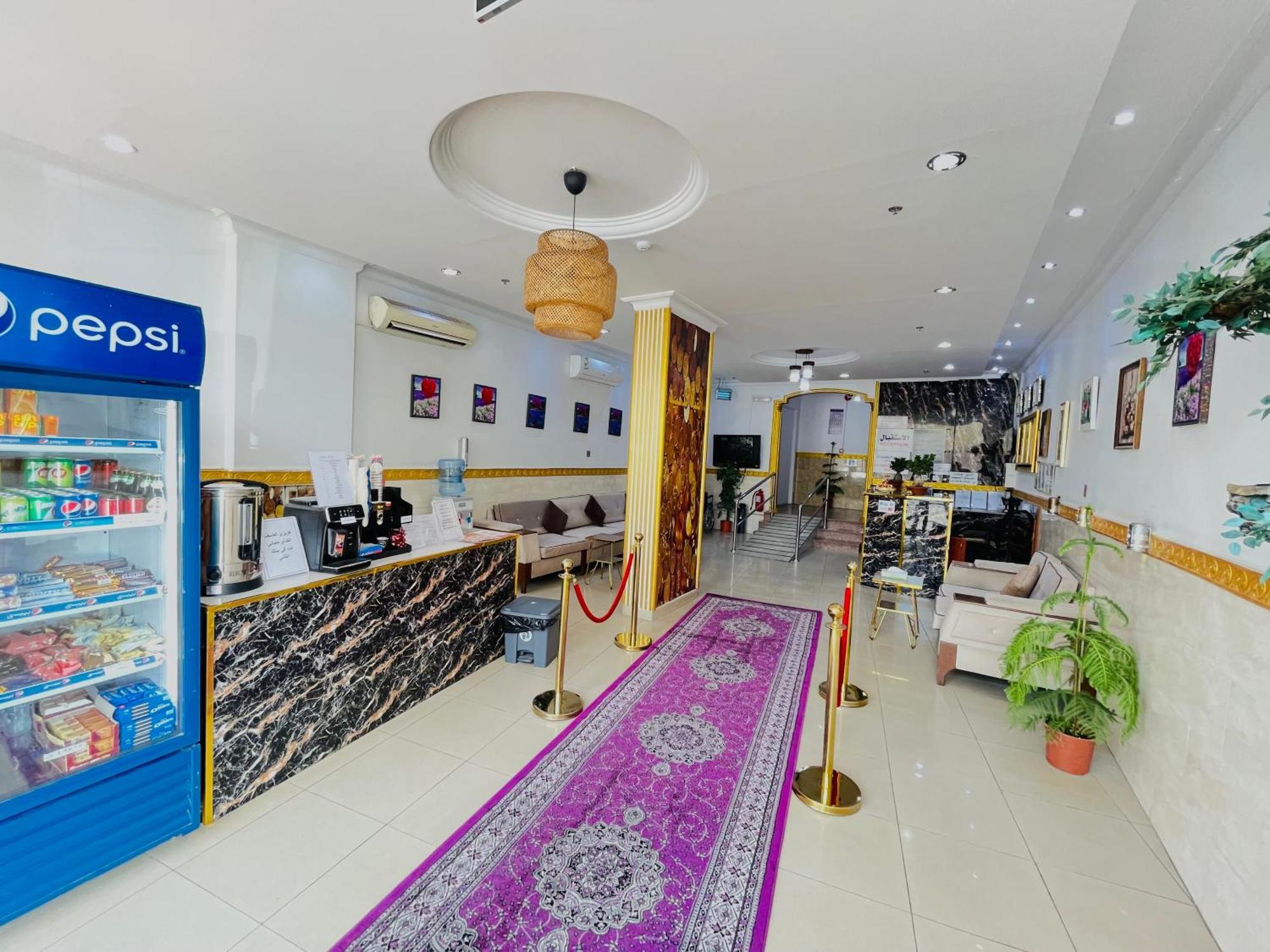 Al Quba Al Thahbia Hotel Suites 2 利雅德 外观 照片